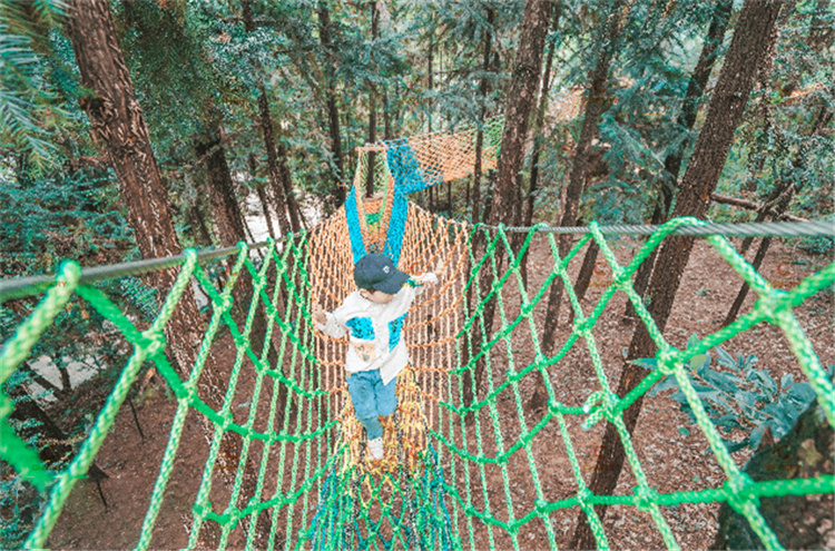 虽然叫儿童攀爬绳网乐园,但实际上超过30平方米就可以营业,充分利用