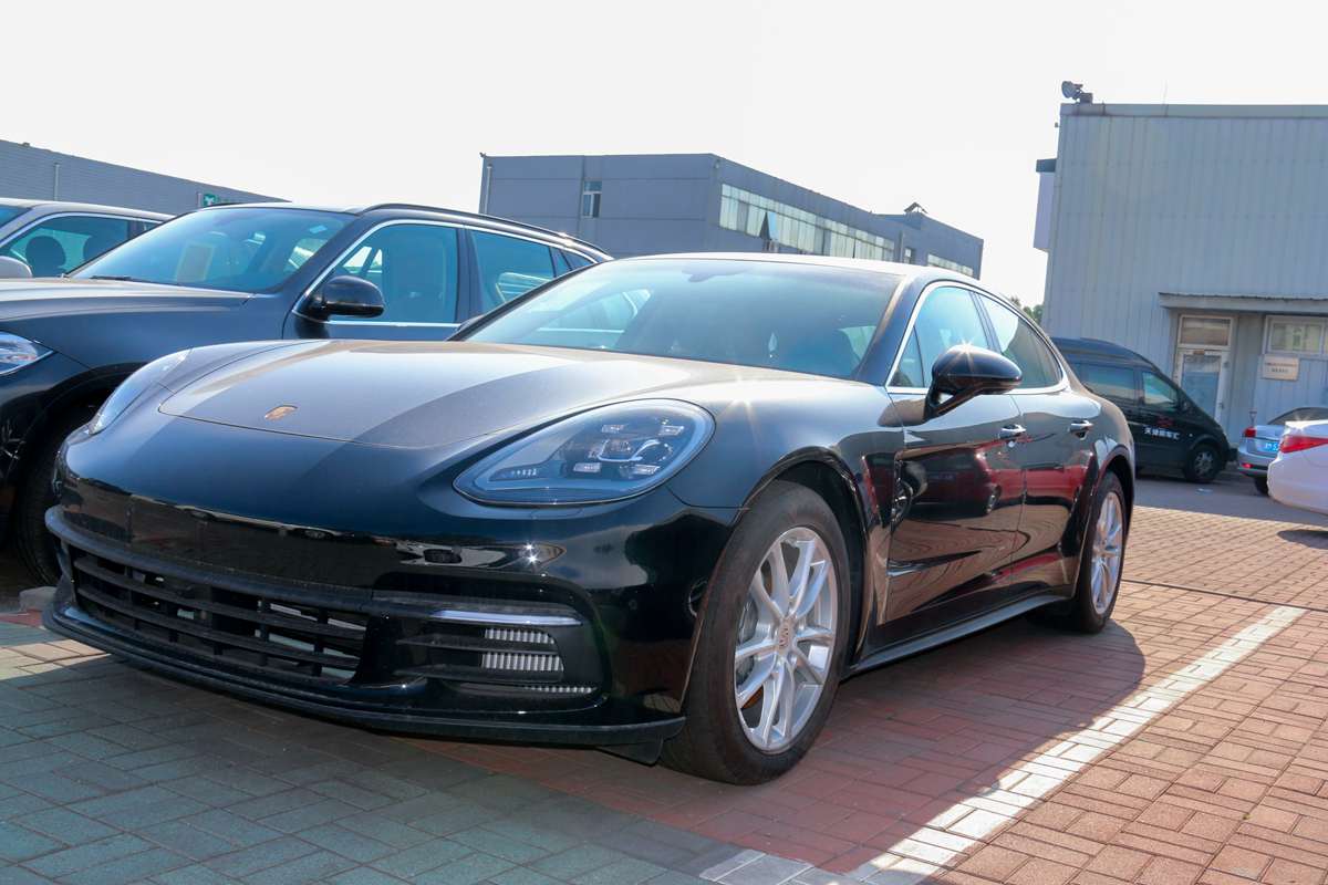 2019款保时捷panamera 4s