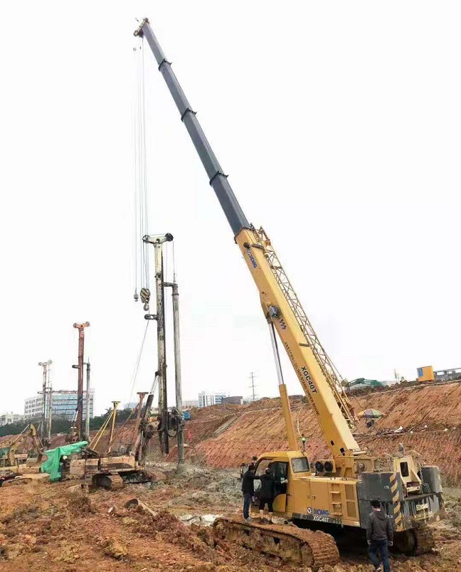 四川吉聚工程机械设备租赁为您介绍大型履带吊租赁自贡吊车租赁公司3