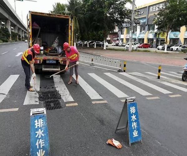 廣東專業(yè)市政管道疏導(dǎo)一方多少錢，市政管道疏通機(jī)(圖4)