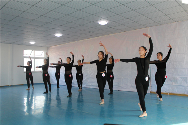 青岛舞蹈艺考考前培训班天逸舞蹈培训