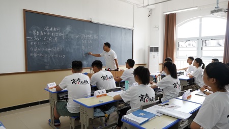 中牟高一全封闭托管学校封闭式私立高中学校