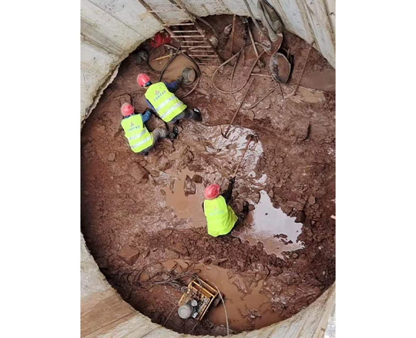 目前地下管道施工方案有多种,修复方法也各不相同,现就本工程地下管道