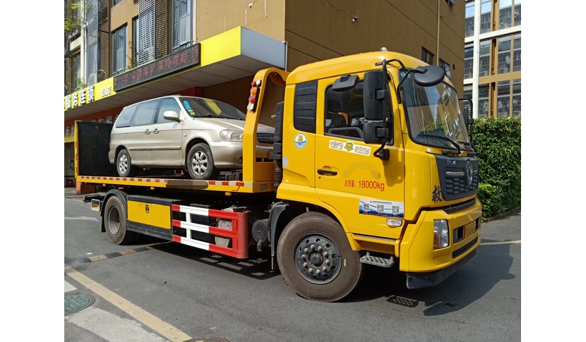 阜阳道路救援中心迅速到达