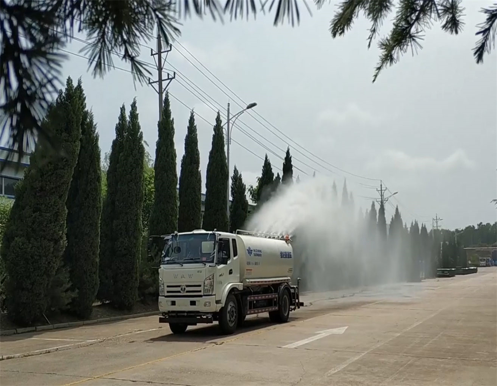 宜川市政环卫洒水车