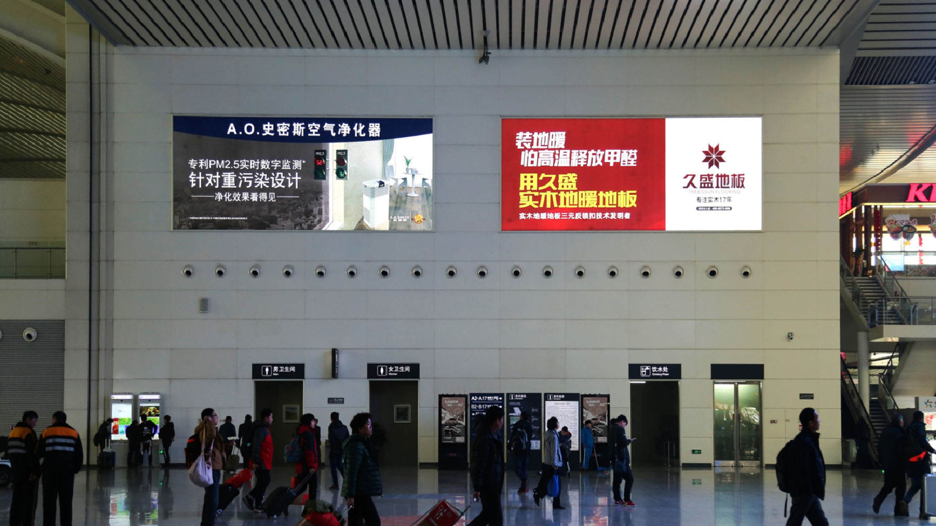 青岛最冷清的高铁站，几乎见不到旅客，感觉位置有点偏|老城区|青岛|西站_新浪新闻