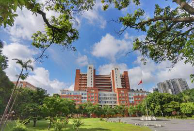 暨南大学